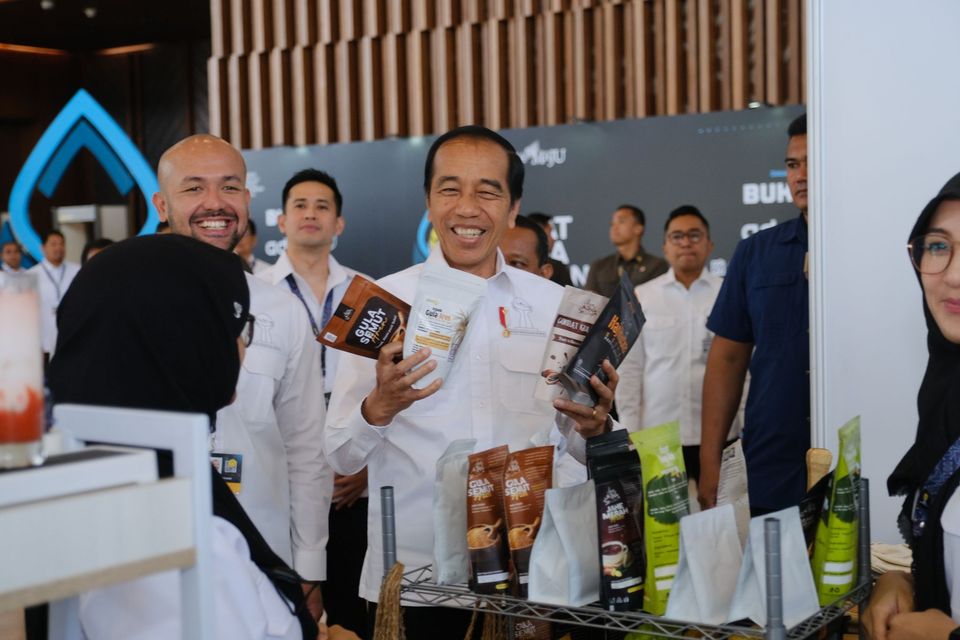 President Jokowi admires Selirafood Products